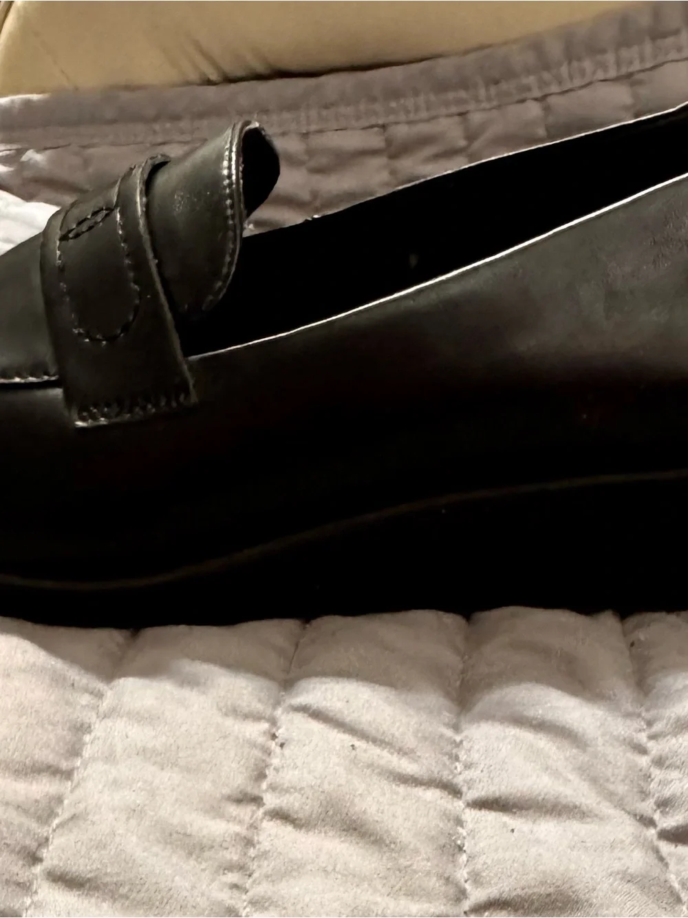 Baretraps Women’s Black Slip-On Loafers